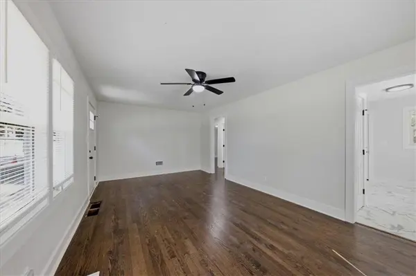 3513 Elmwood AVE, Kansas City, MO 64128