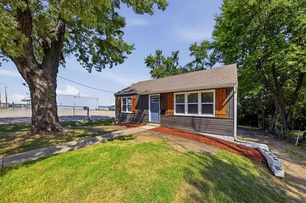 3513 Elmwood AVE, Kansas City, MO 64128