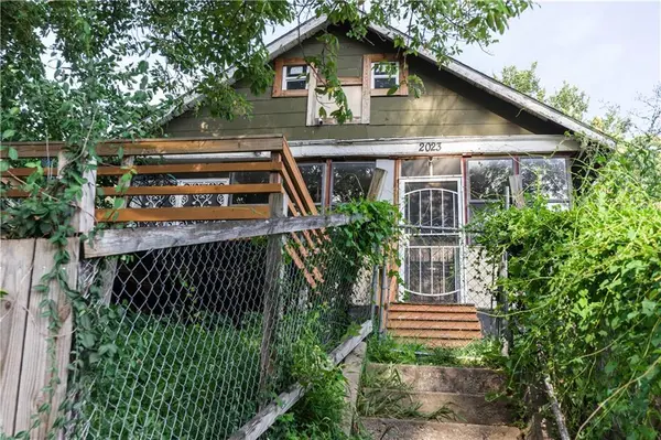 2023 Brighton AVE, Kansas City, MO 64127