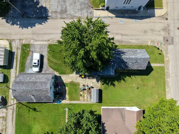 1128 W Cherry ST, Bluffton, IN 46714