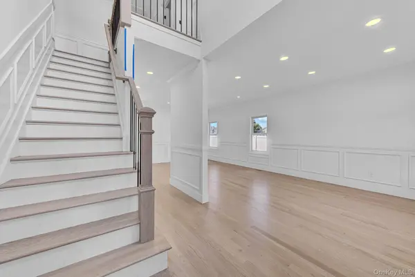 21 Cypress AVE, Bethpage, NY 11714