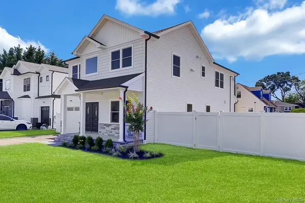 21 Cypress AVE, Bethpage, NY 11714