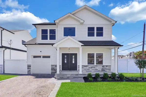 21 Cypress AVE, Bethpage, NY 11714