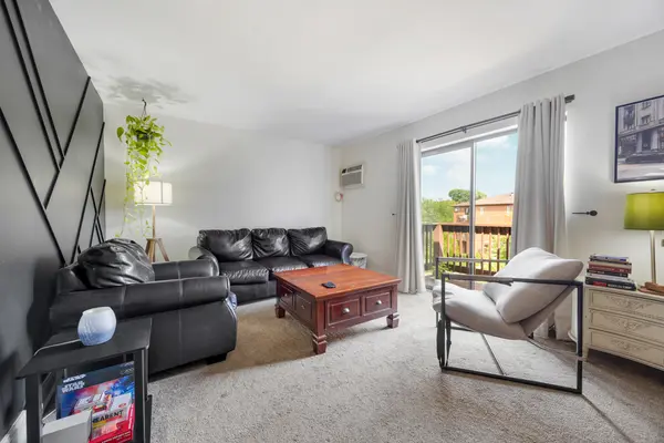 1110 Cedar ST #3B, Glendale Heights, IL 60139