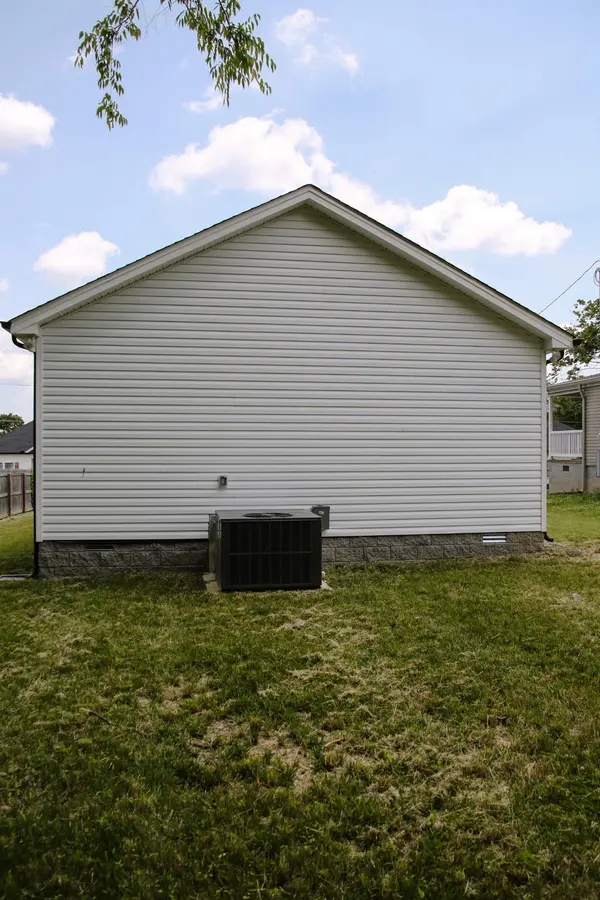 1603 Mantlo St, Springfield, TN 37172