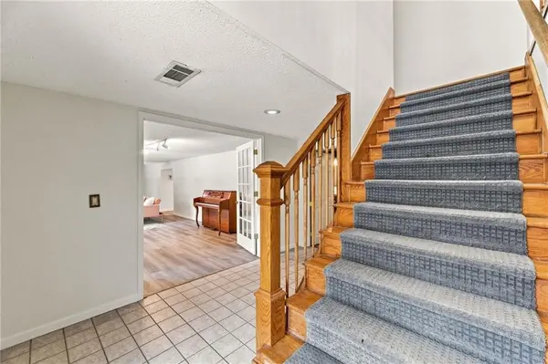 912 W 98th ST, Kansas City, MO 64114