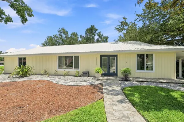 10113 LINDELAAN DR, Tampa, FL 33618