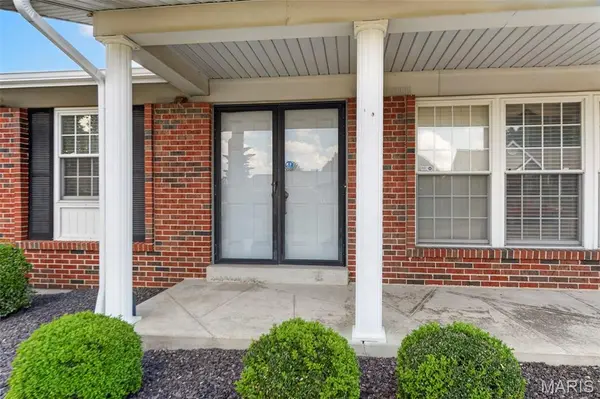2534 Cripple Creek DR, St Louis, MO 63129
