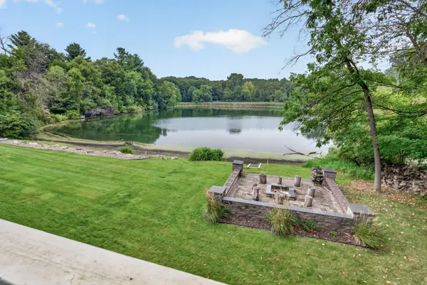 28200 Boulder CIR, Shorewood, MN 55331