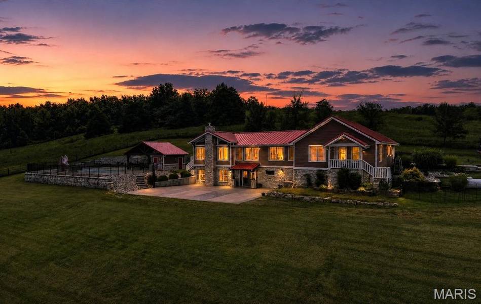 2167 Susanna RD, Niangua, MO 65713