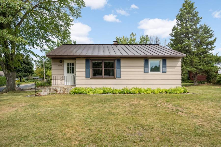 4320 Pleasant ST SE, Prior Lake, MN 55372