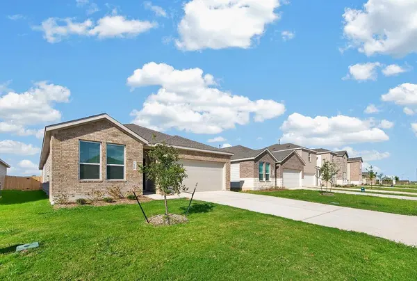 328 Rockies RD, Hutto, TX 78634