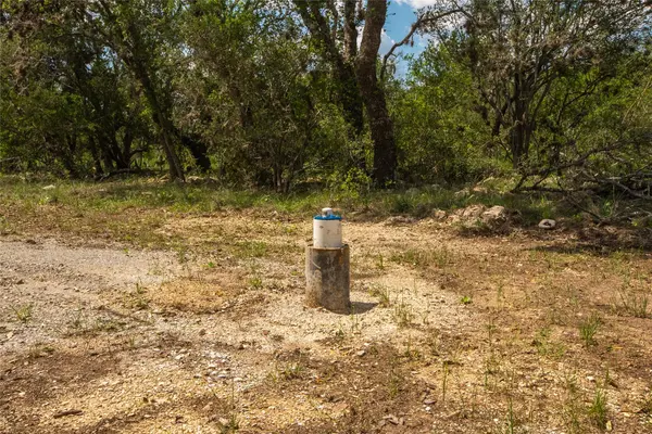 401 Bow Wood DR, Utopia, TX 78885