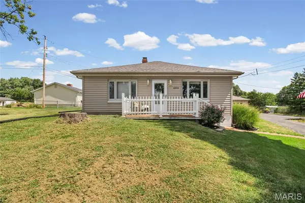 4334 Ringer RD, Oakville, MO 63129