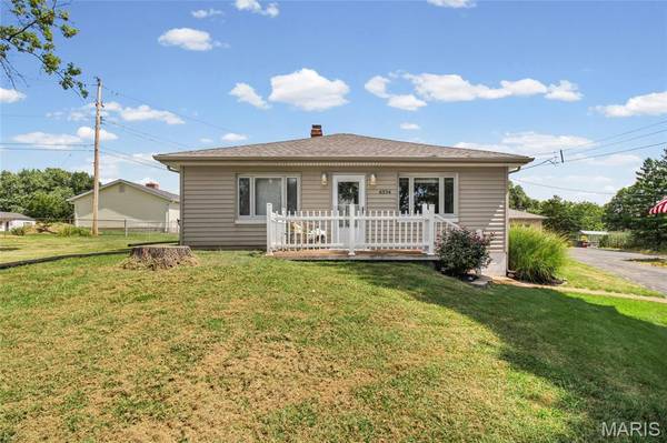 4334 Ringer RD, Oakville, MO 63129