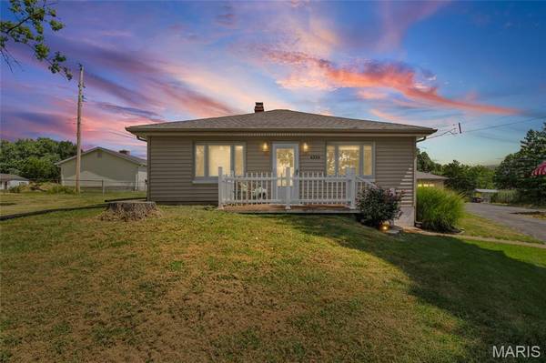 4334 Ringer RD, Oakville, MO 63129