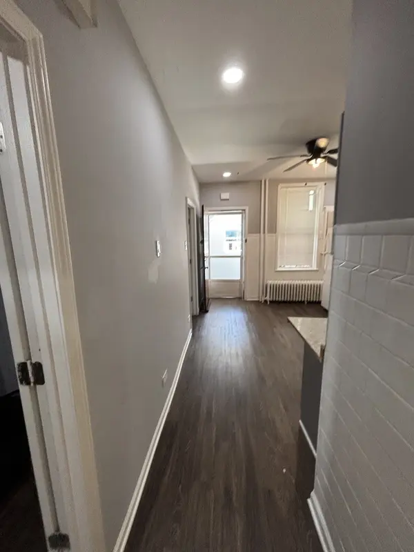 3053 N Elbridge AVE #2-F, Chicago, IL 60618