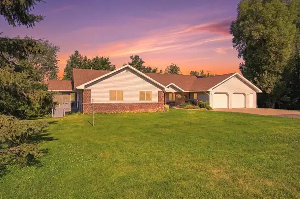 462 270th ST, Woodville, WI 54028