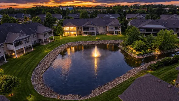 10776 Lyndale Bluffs TRL, Bloomington, MN 55420