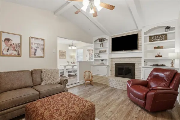 300 S Bouziden DR, Moore, OK 73160