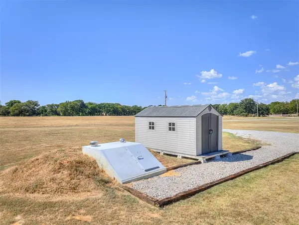1598 Meridian RD, Ardmore, OK 73401