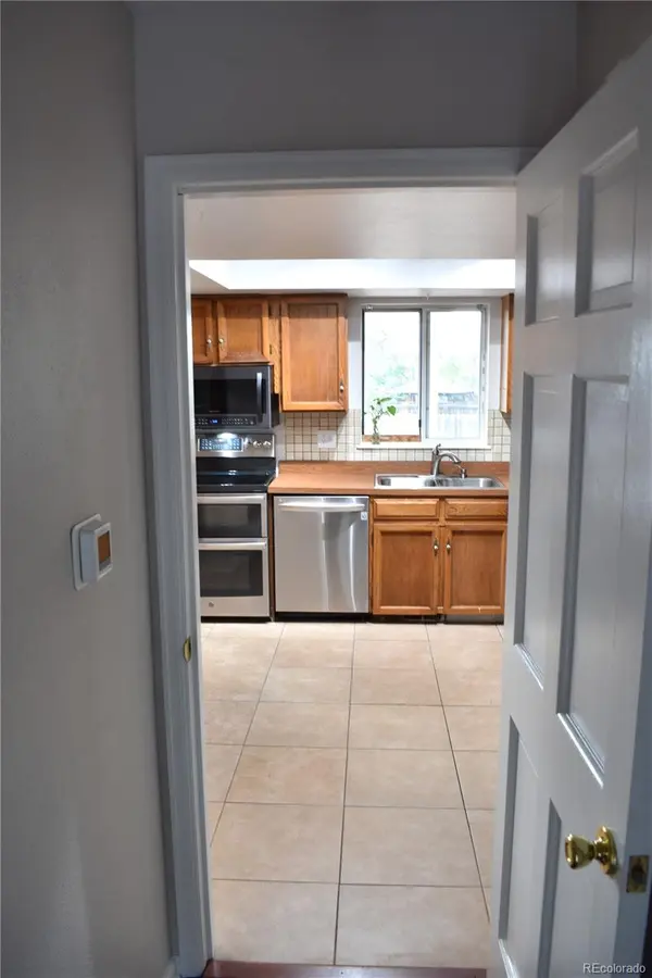 471 S Kingston CIR, Aurora, CO 80012