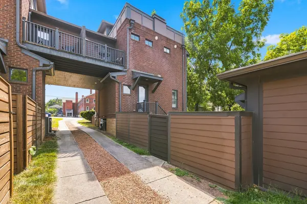 928 Caruthers Ave, Nashville, TN 37204