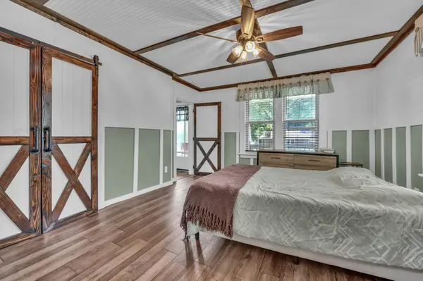 302 Main St, Cumberland City, TN 37050