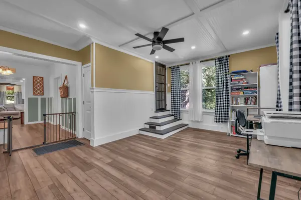 302 Main St, Cumberland City, TN 37050