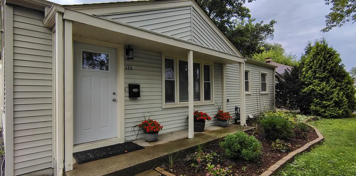 133 S Lincoln AVE, Mundelein, IL 60060