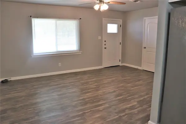1002 N Main ST, Burnet, TX 78611