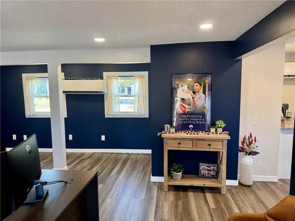 131 W North ST, Peculiar, MO 64078