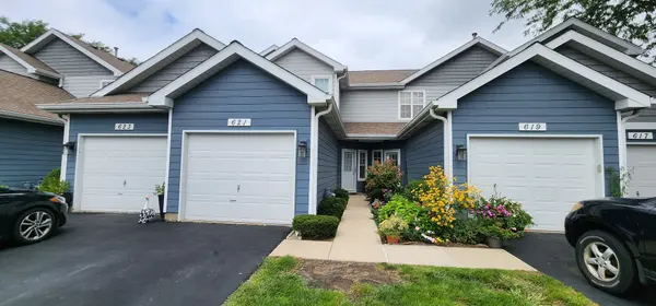 621 Woodhaven DR, Mundelein, IL 60060