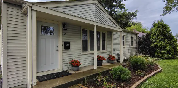 133 S Lincoln AVE, Mundelein, IL 60060