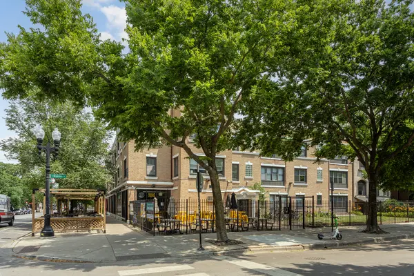 4555 N Malden ST #205, Chicago, IL 60640