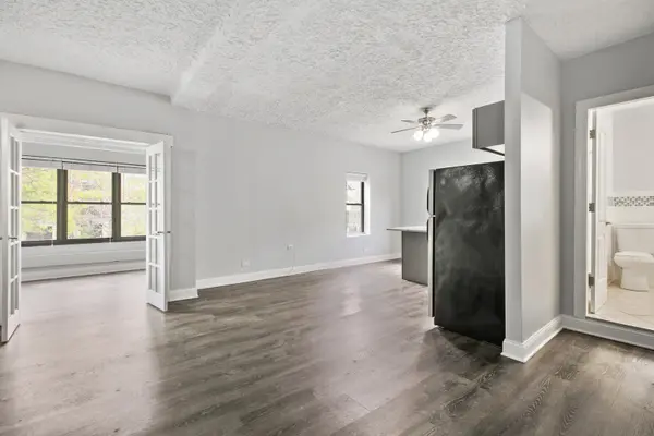 4555 N Malden ST #205, Chicago, IL 60640