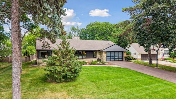 2096 Lower Saint Dennis RD, Saint Paul, MN 55116