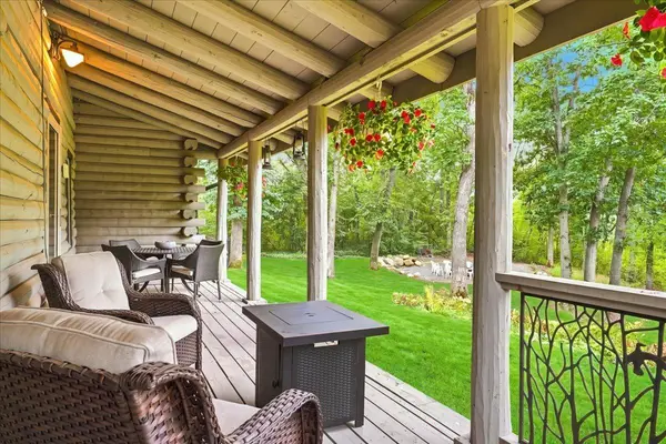 136 County RD E, Houlton, WI 54082