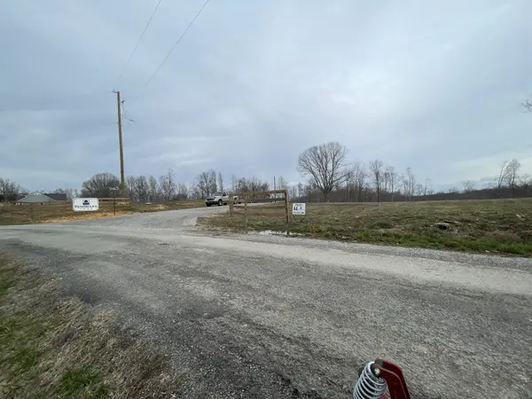 44 Ridgeway Ave, Smithville, TN 37166