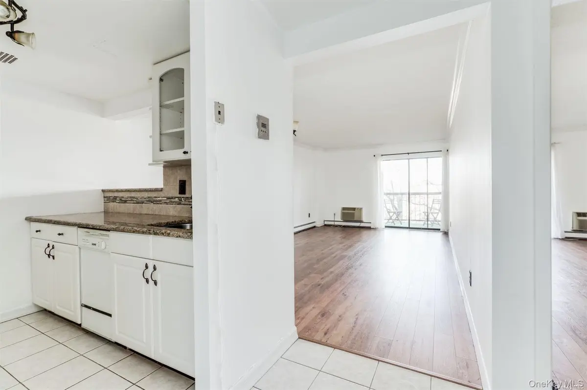 380 Fulton ST #M2, Farmingdale, NY 11735