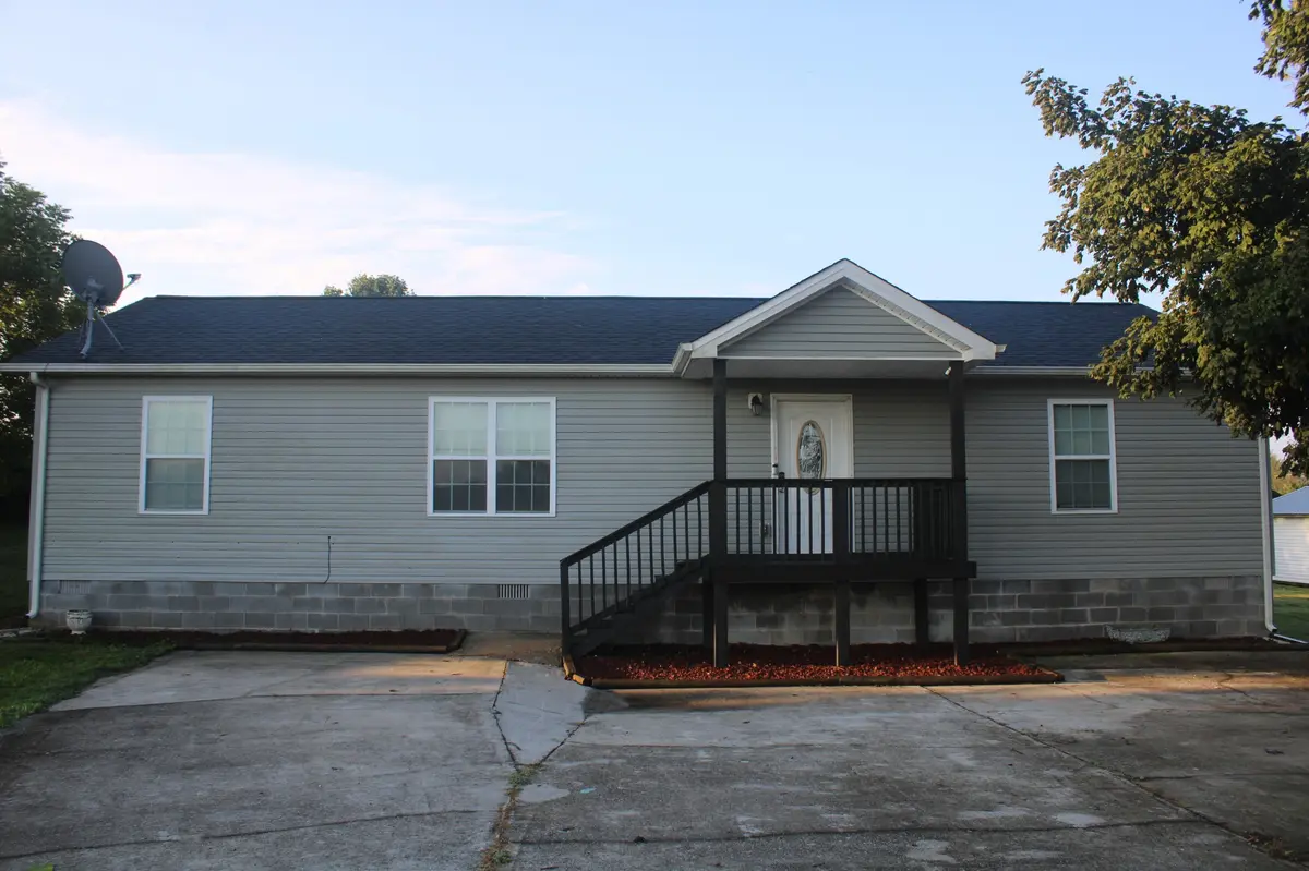 90 Allred Rd, Decherd, TN 37324