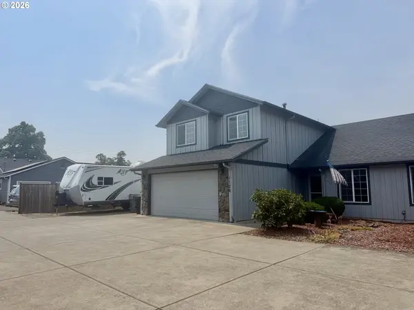 1126 W 6TH AVE, Junction City, OR 97448