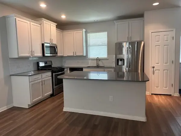 804 Goldilocks LN, Austin, TX 78652