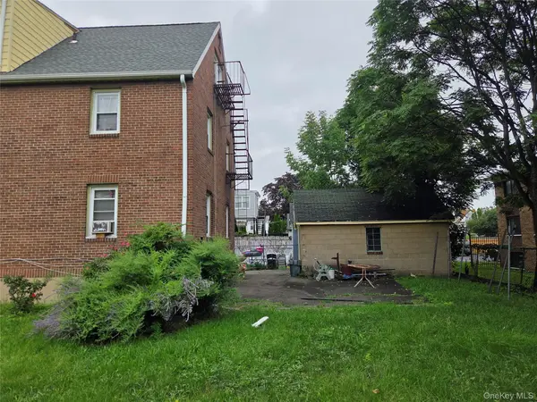 341 S 9th AVE, Mount Vernon, NY 10550