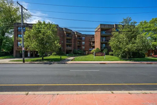380 Fulton ST #M2, Farmingdale, NY 11735
