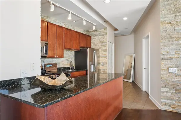 720 N LARRABEE ST #1601, Chicago, IL 60654