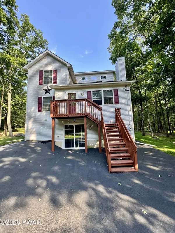 110 Stroud CT, Dingmans Ferry, PA 18328