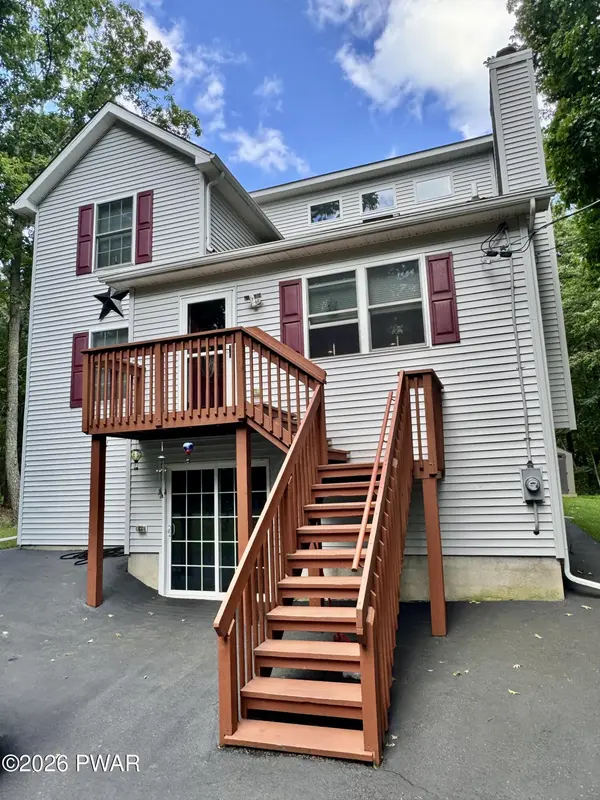 110 Stroud CT, Dingmans Ferry, PA 18328