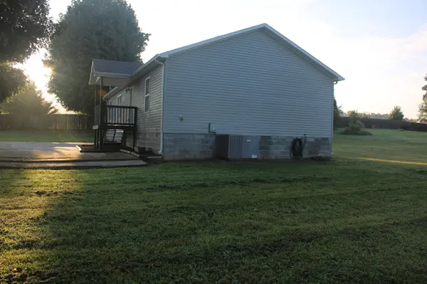 90 Allred Rd, Decherd, TN 37324