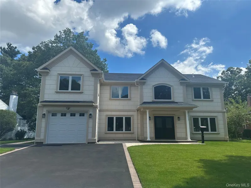 114 Maytime DR, Jericho, NY 11753